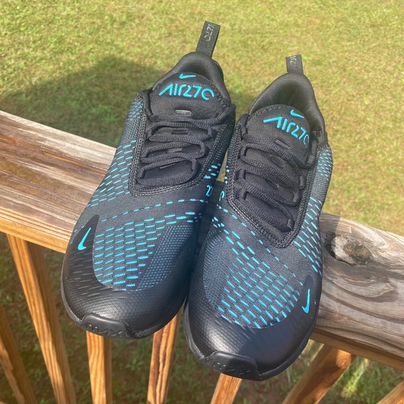 black and blue nike 270s